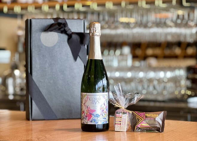 Bubbles & Sweets Valentine's Day Gift Box