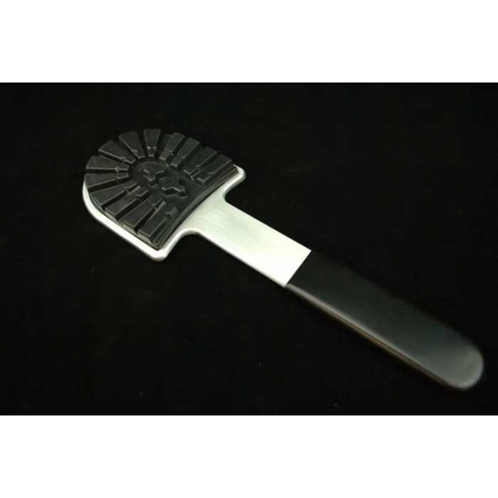 The Kick-Ass, Paddle