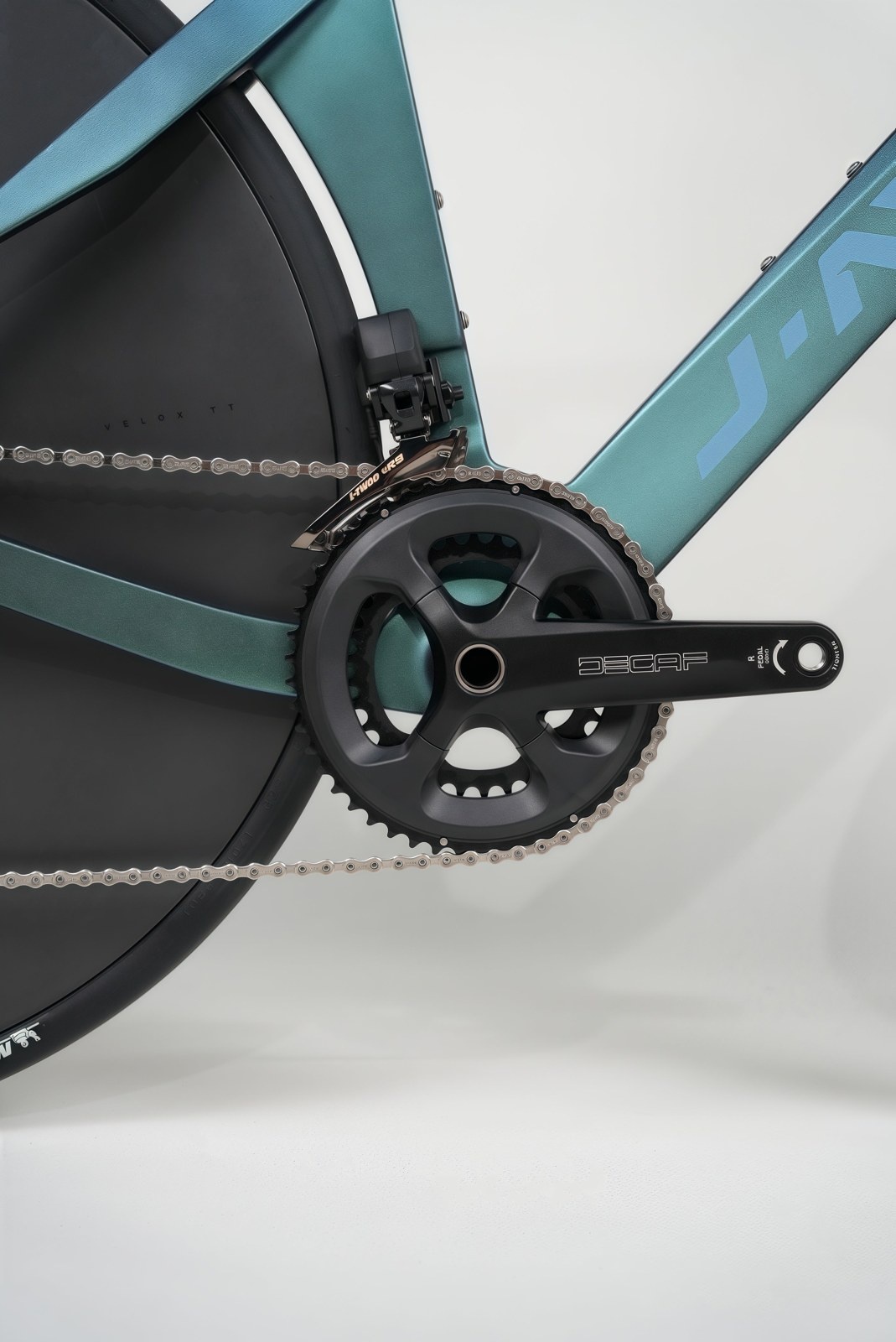 Java TT Vega L-Twoo eR9 crankset and front derailleur detail