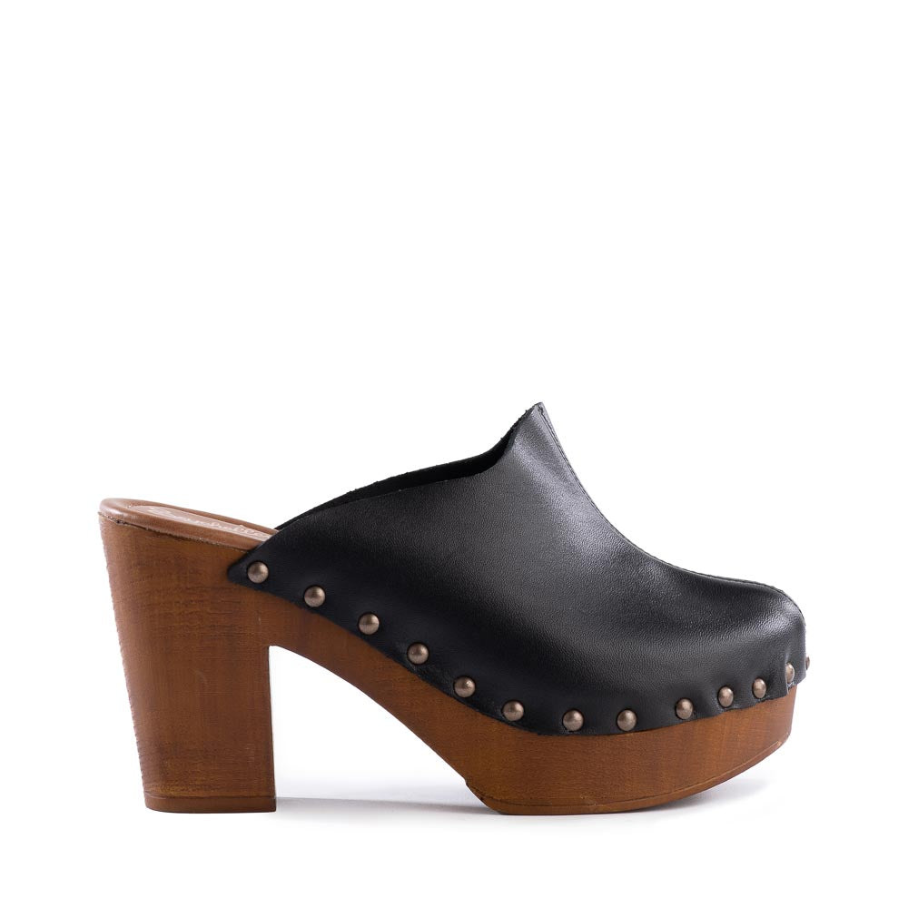 Seychelles Go All Out Black Clog