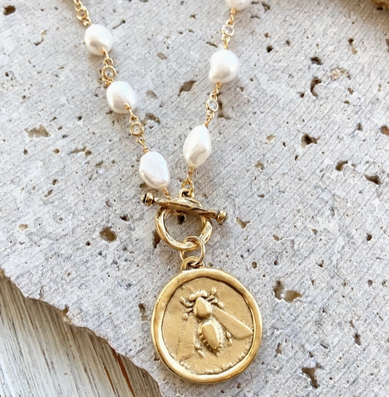 Queen Bee Pearl Necklace 18"