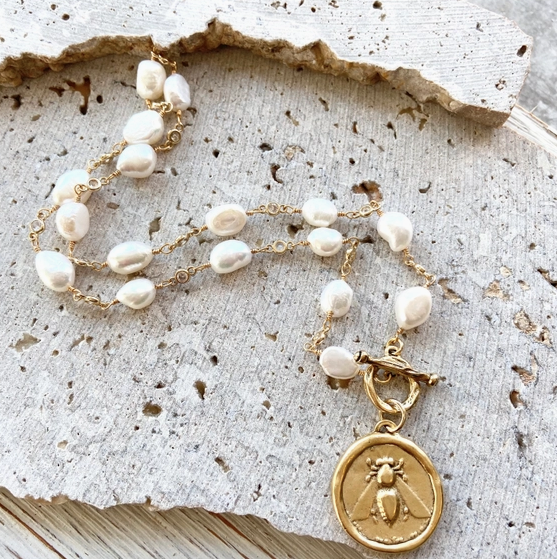 Queen Bee Pearl Necklace 18"