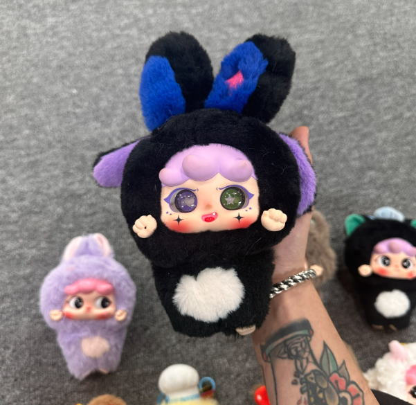 Baby Three Baby Three Plush Blind Box: Migo Sneaky Plush Series Figurine Blind Box