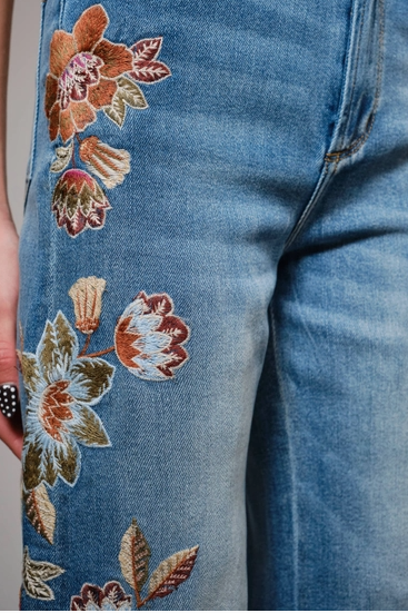 Flower Embroidery High Waist Flare Jean