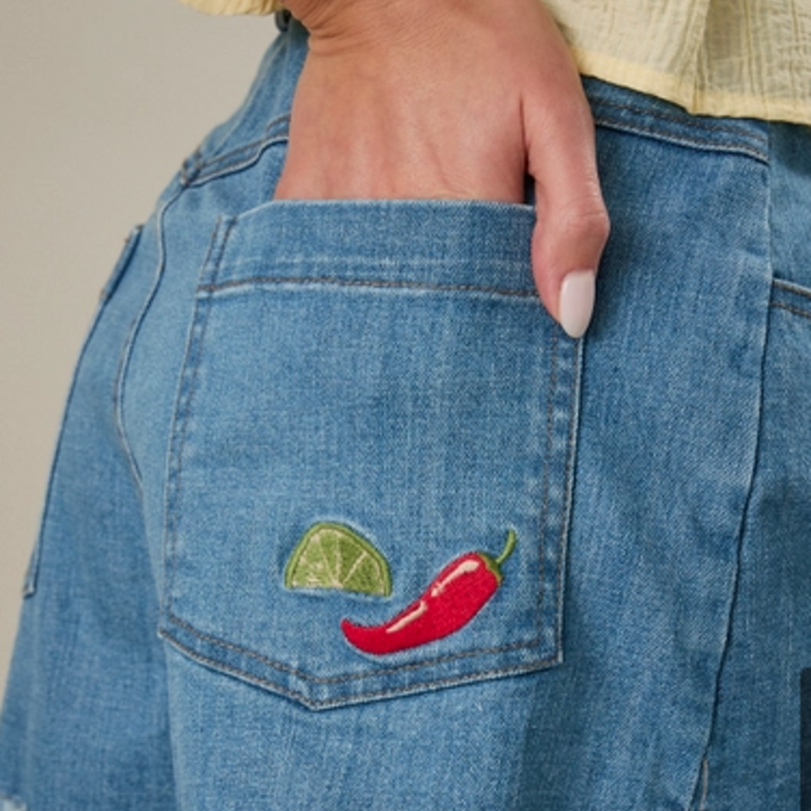 Chili Embroidered Shorts