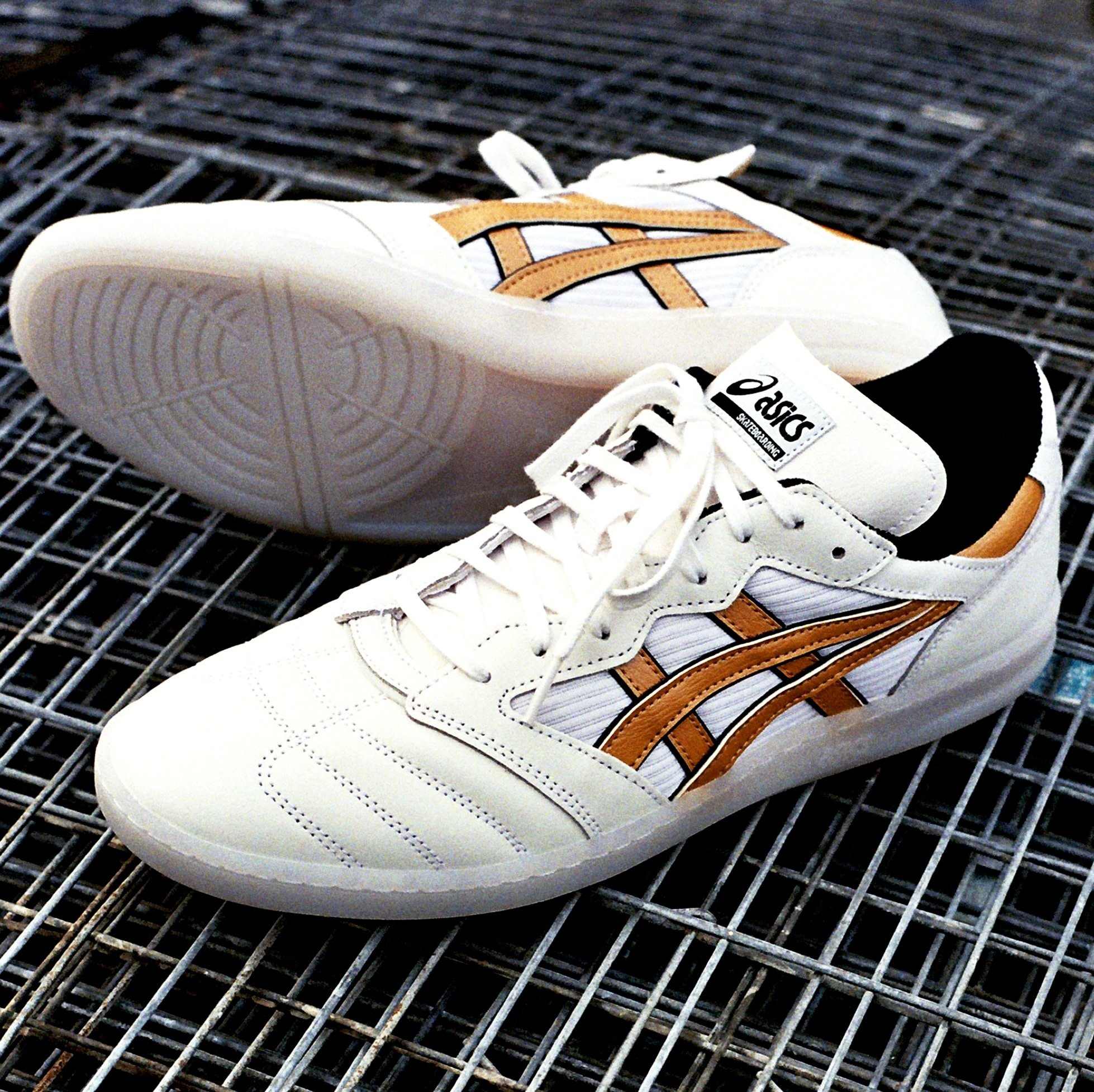 ASICS Leggerezza FB "Gino" White/Pure Gold