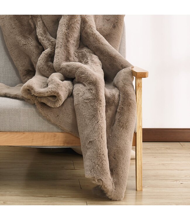 Chinchilla Faux Fur Throw 50 x 60"