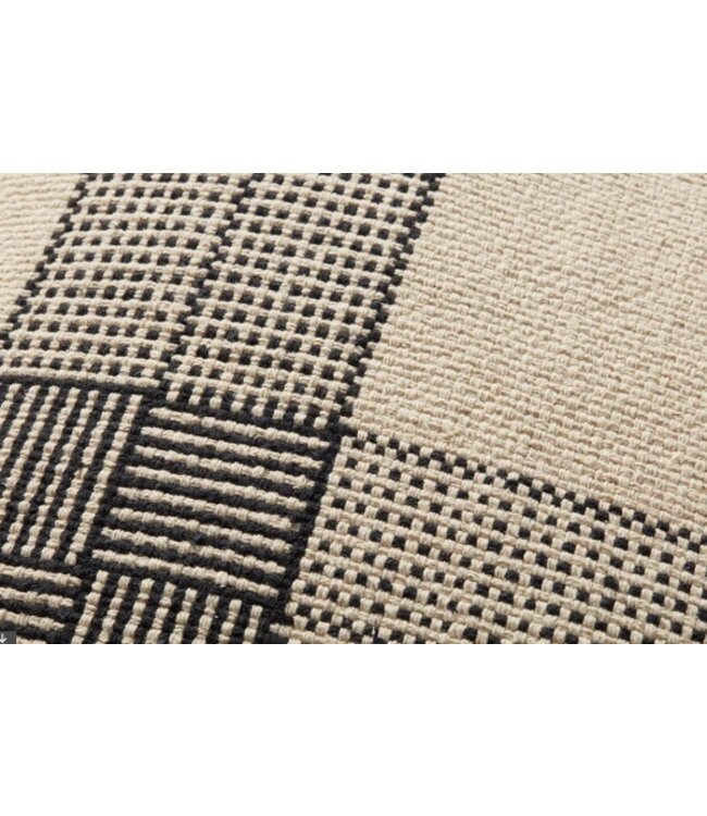 Wells Pillow Cream/Black 22 x 22"