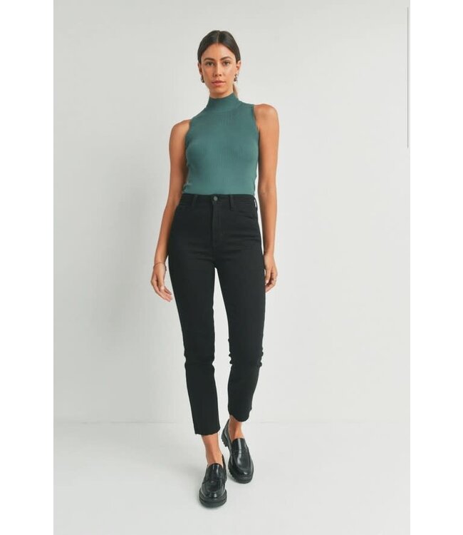 Clean Slender Straight Jean Black