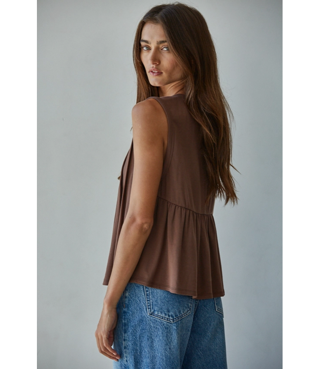 Round Neck Sleeveless Top Chocolate