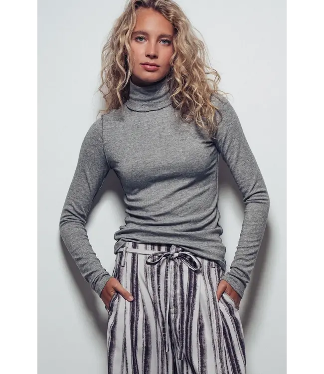 Striped Turtleneck Knit Top Black