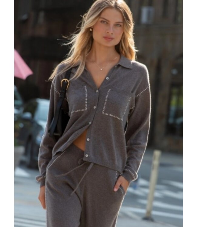 Bella Dahl Whip Stitched Pocket BTN Sweater Smoke