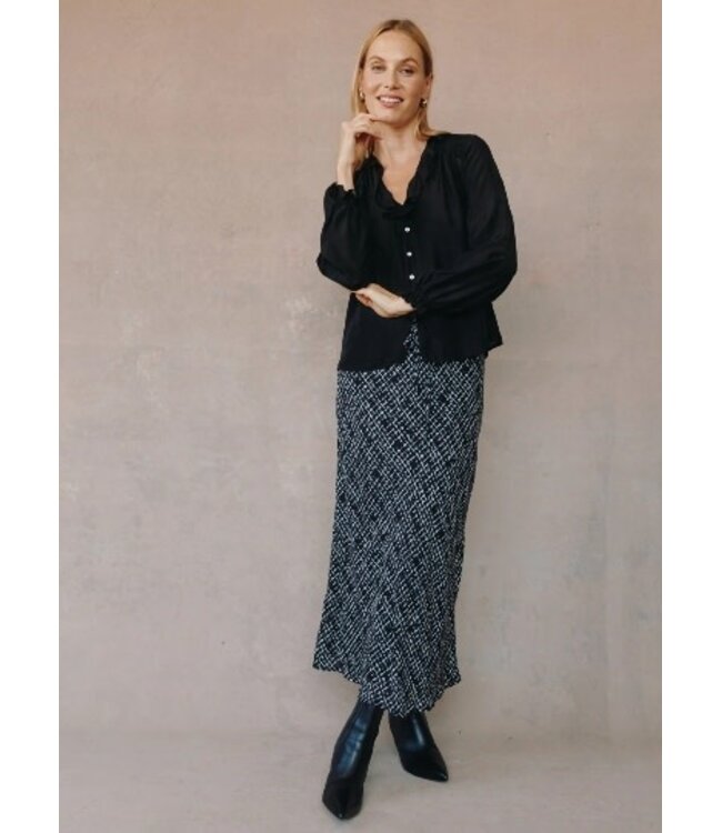 Bella Dahl Raglan Ruffle Blouse Black