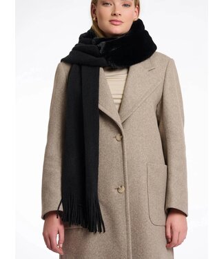 Vlien Knitted Scarf w/ Faux Fur Detail