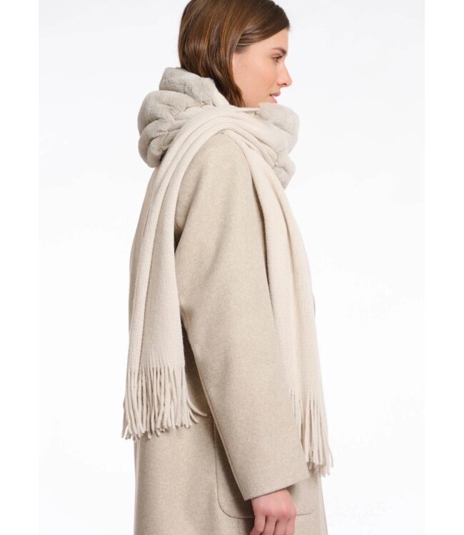 Vlien Knitted Scarf w/ Faux Fur Detail