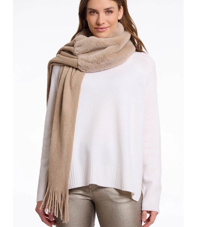 Vlien Knitted Scarf w/ Faux Fur Detail