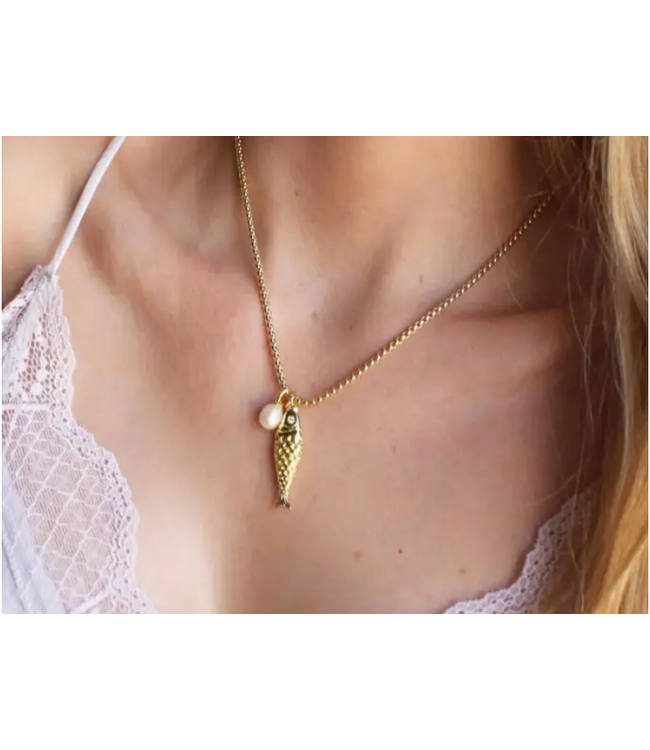 Gold Fish Pendant Necklace Pearl 18'