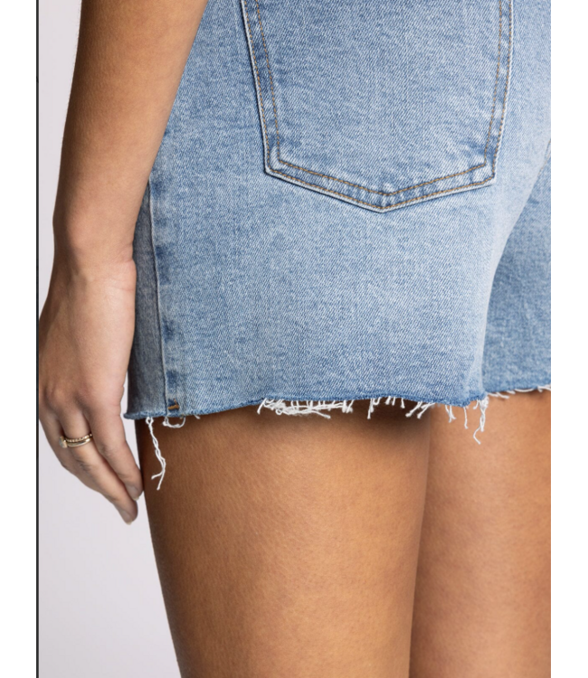 Cameron Mid Rise Short Med Wash