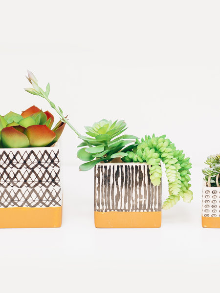 Dolomite Square Planter Black and White