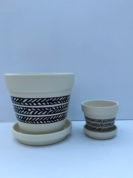 Tribal Standard Pot With Saucer