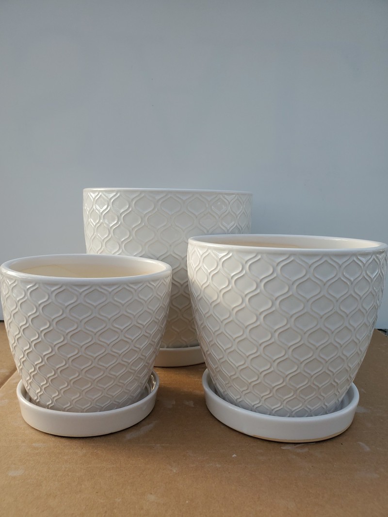 Dutch Growers White Lattice Ceramic Pot With Saucer