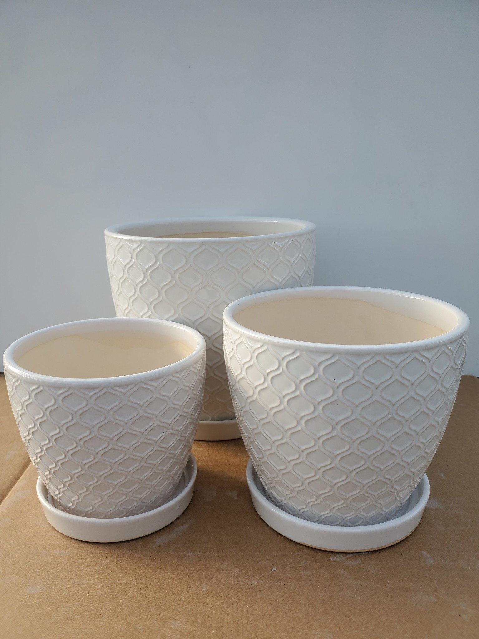 White Lattice Ceramic Pot With Saucer
