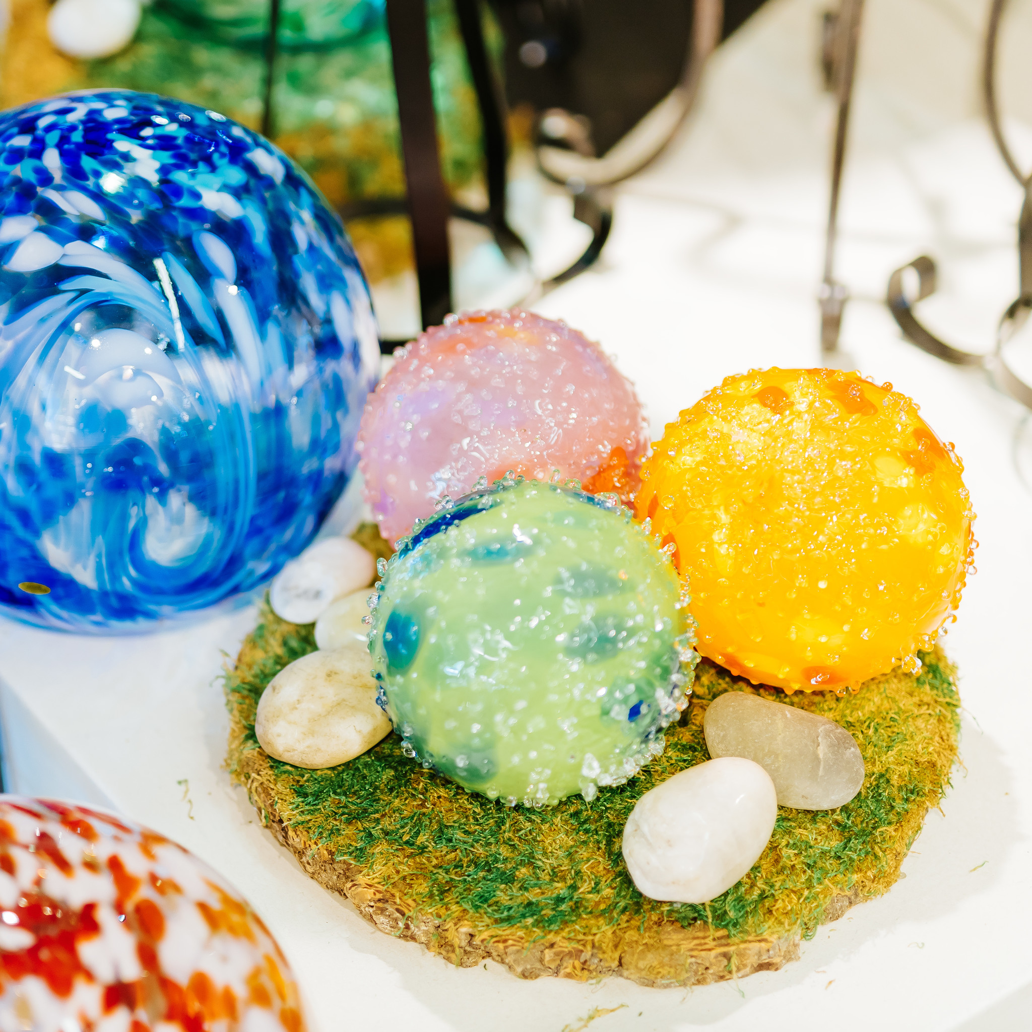 Kitras Art Glass Bee Ball