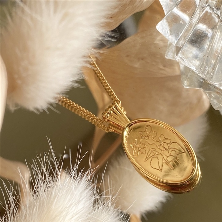 Pika & Bear Le Clos Normand Birth/Wildflower Necklace