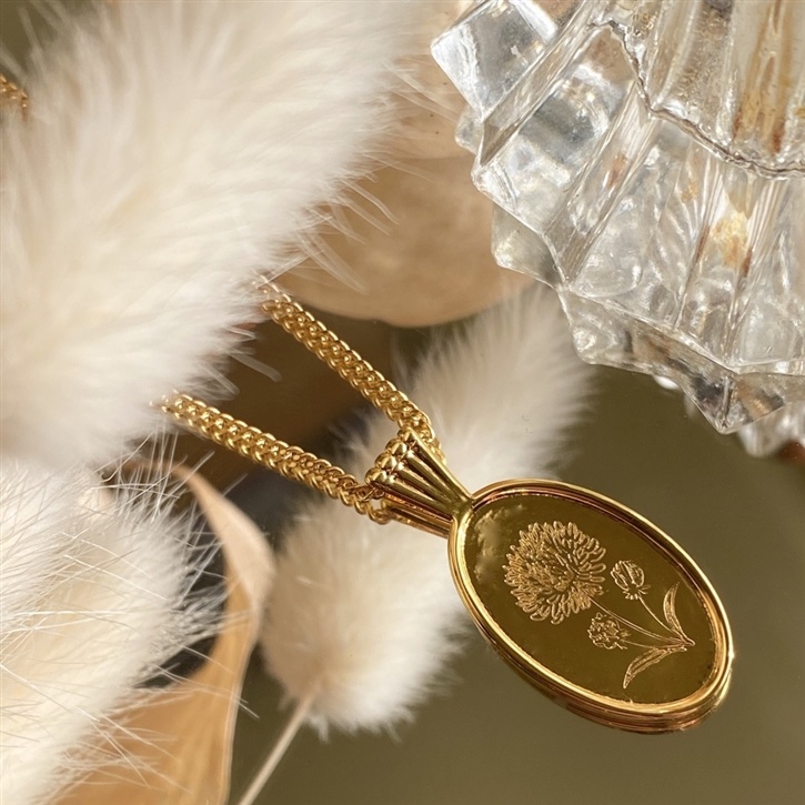 Pika & Bear Le Clos Normand Birth/Wildflower Necklace