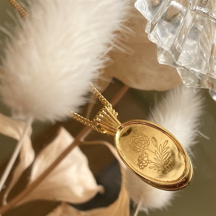 Pika & Bear Le Clos Normand Birth/Wildflower Necklace