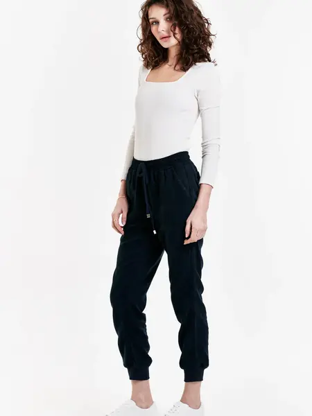 Fiona Mid Rise Wide Leg Jeans - Dutch Growers Saskatoon