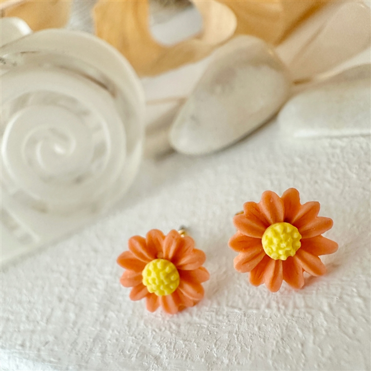Pika & Bear Bellis Porcelain Daisy Studs