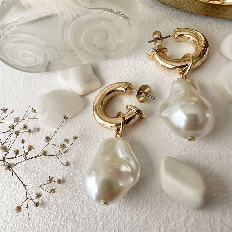 Pika & Bear Anais Baroque Pearl Drop Stud Earrings Gold