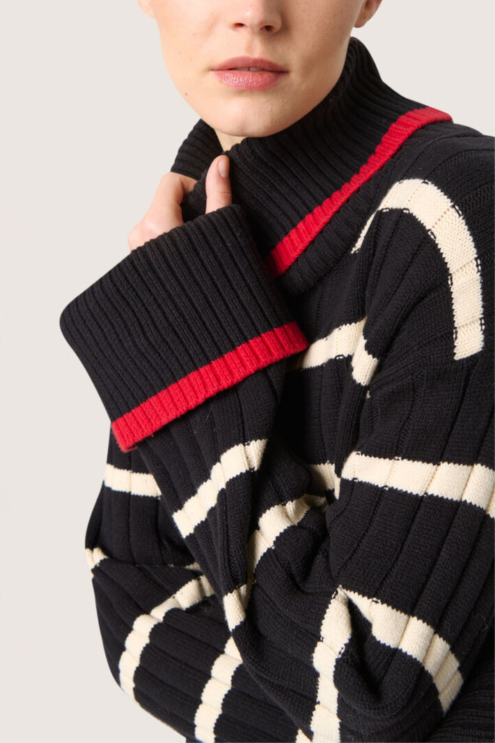 Soaked in Luxury Musling Ribbed Rollneck