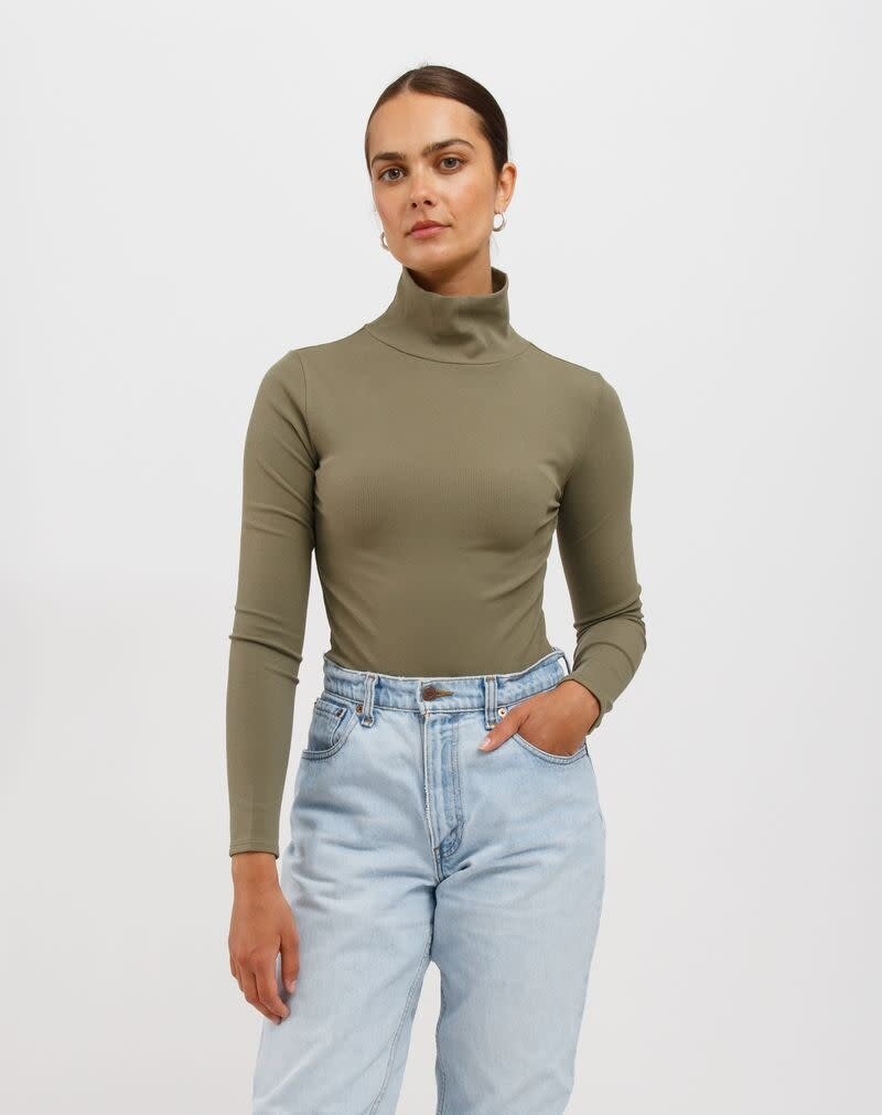 Brunette The Label Ribbed LS Turtle Neck