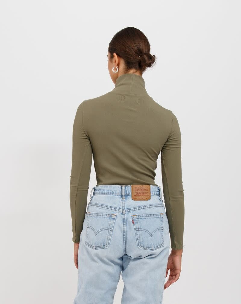 Brunette The Label Ribbed LS Turtle Neck