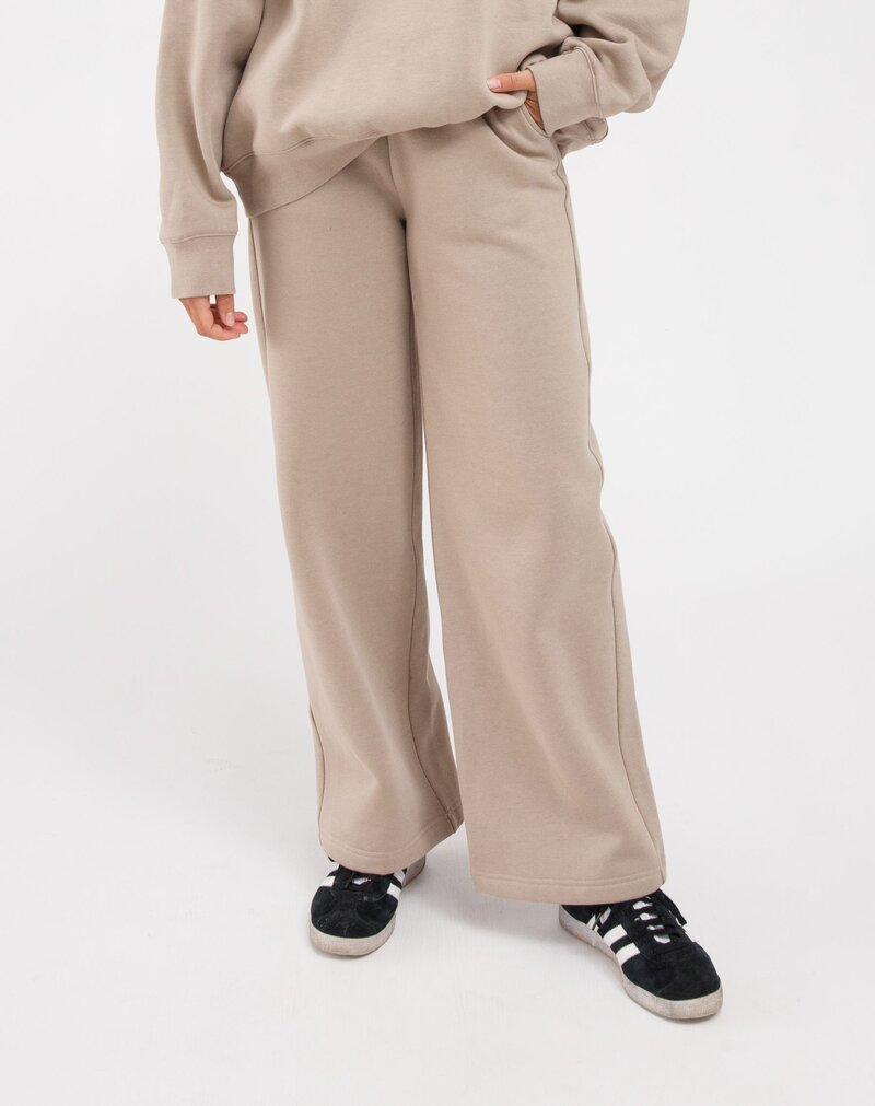 Brunette The Label The Perfect Straight Leg Jogger