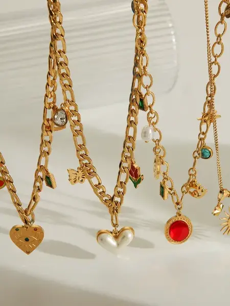 Retro Pendant Necklace