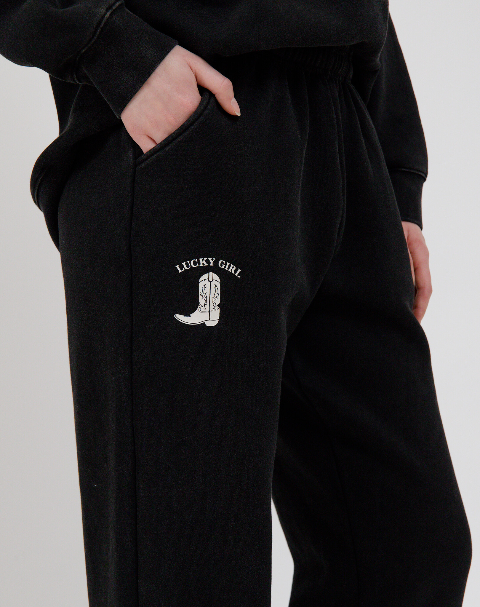 Brunette The Label Oversized Jogger Lucky Girl
