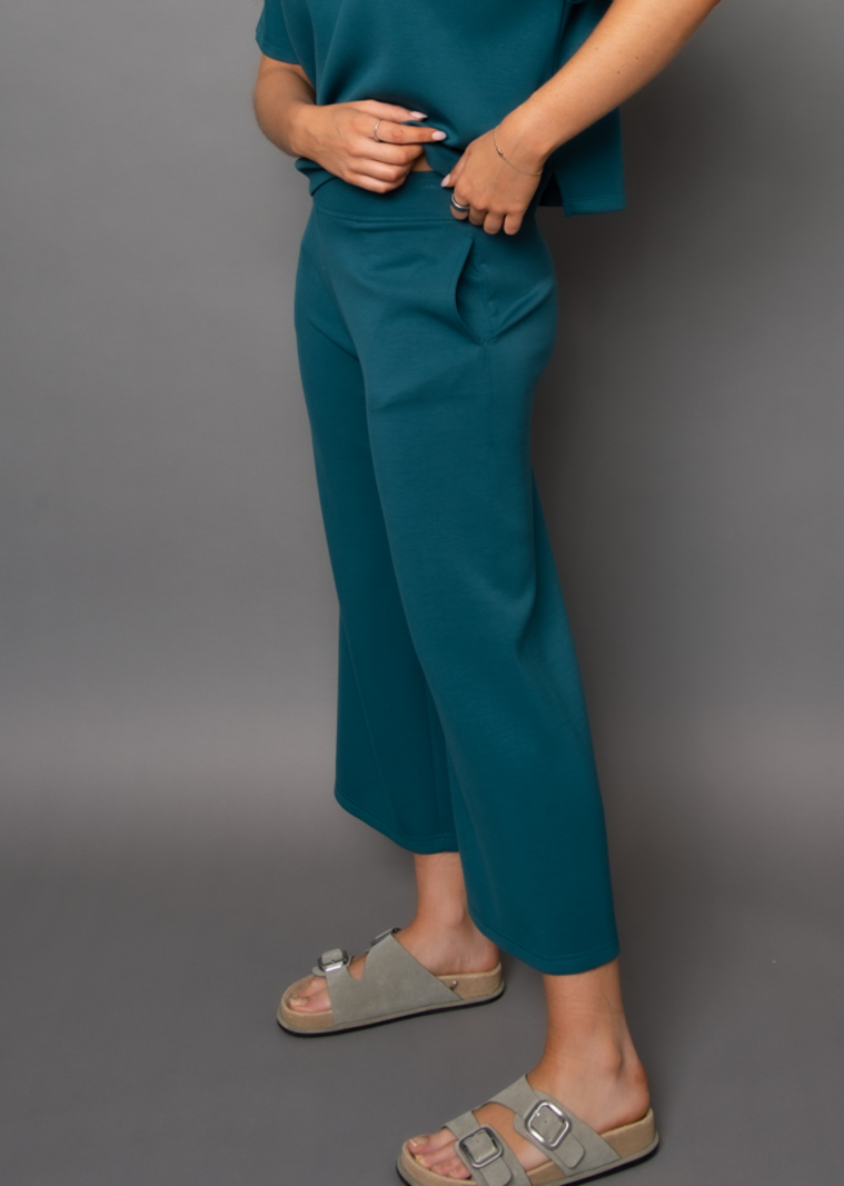 RD Style Victoria Soft Knit Cropped Pant