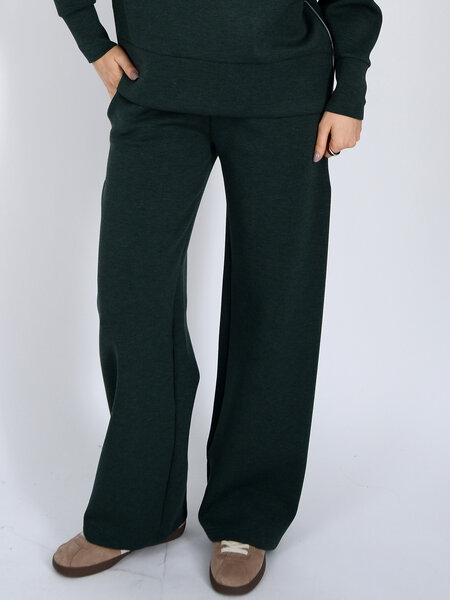 RD Style Victoria Soft Knit Straight Leg Pant