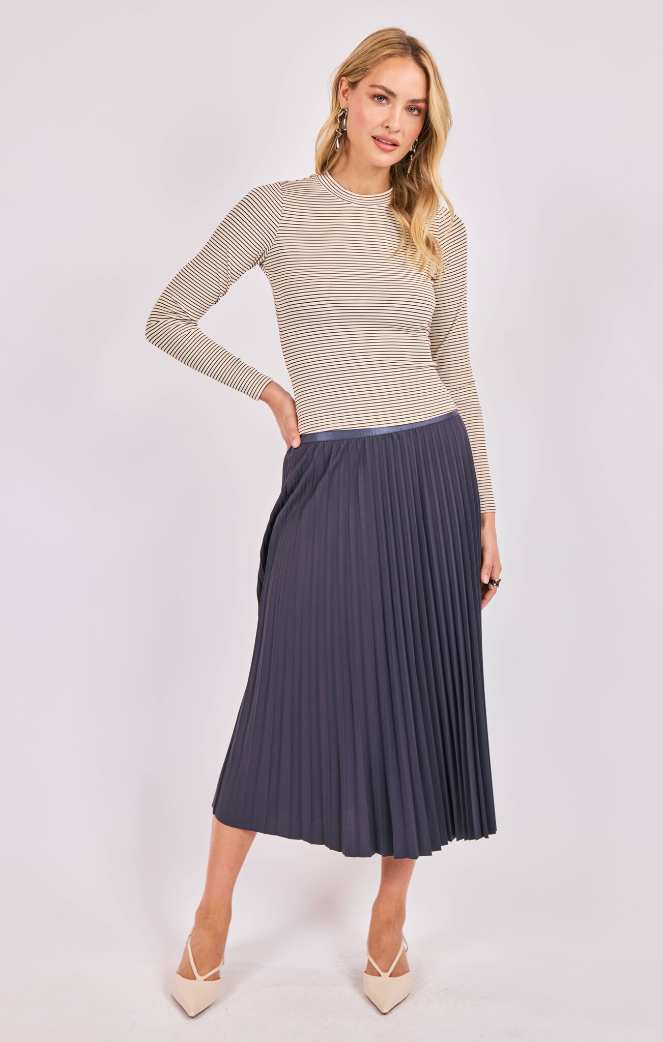 Sadie and Sage Full of Charm Pleated Midi Skirt
