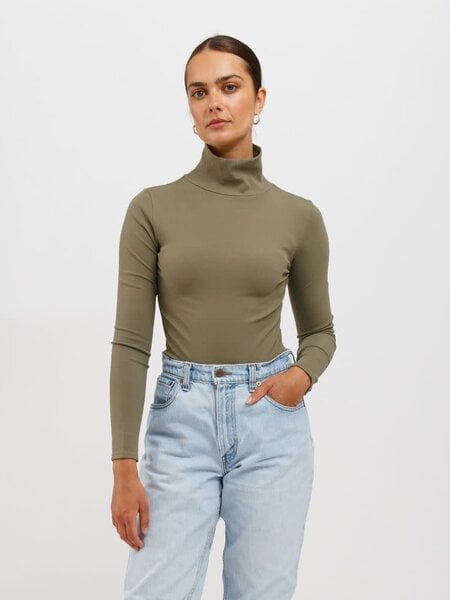 Brunette The Label Ribbed LS Turtle Neck