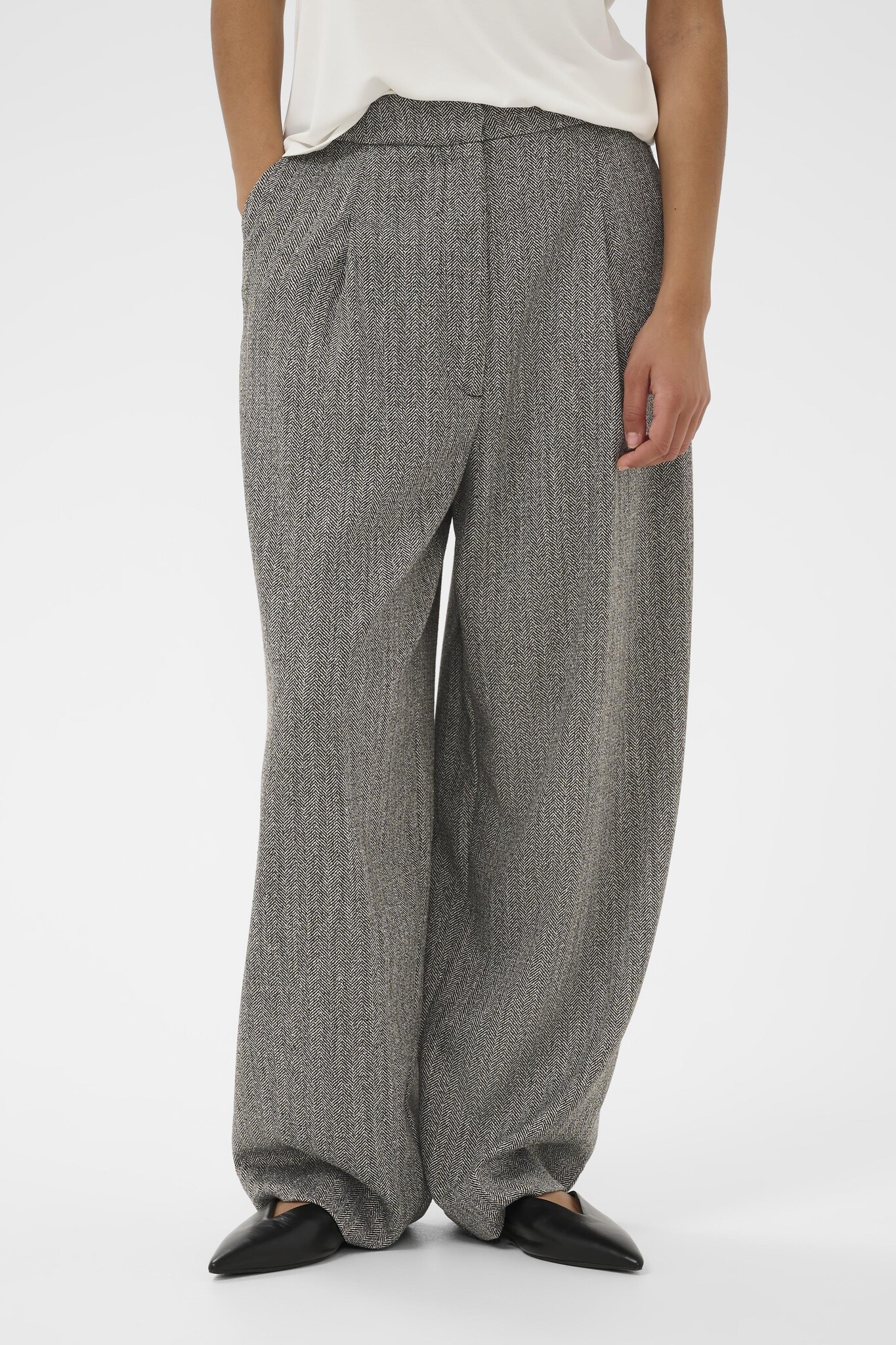 Soaked in Luxury Nanine Barrel Pant