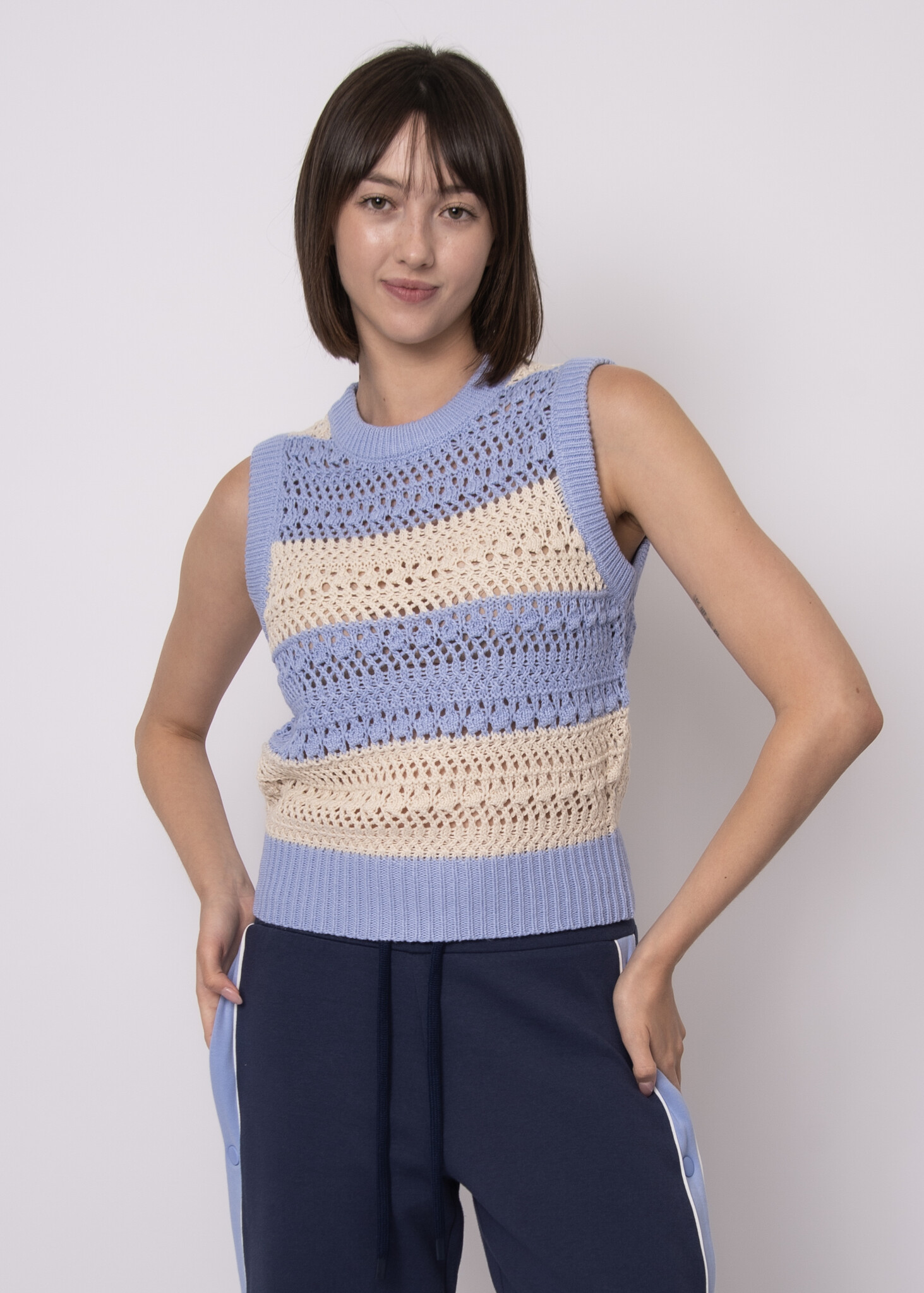 RD Style Abigail Sleeveless Pullover