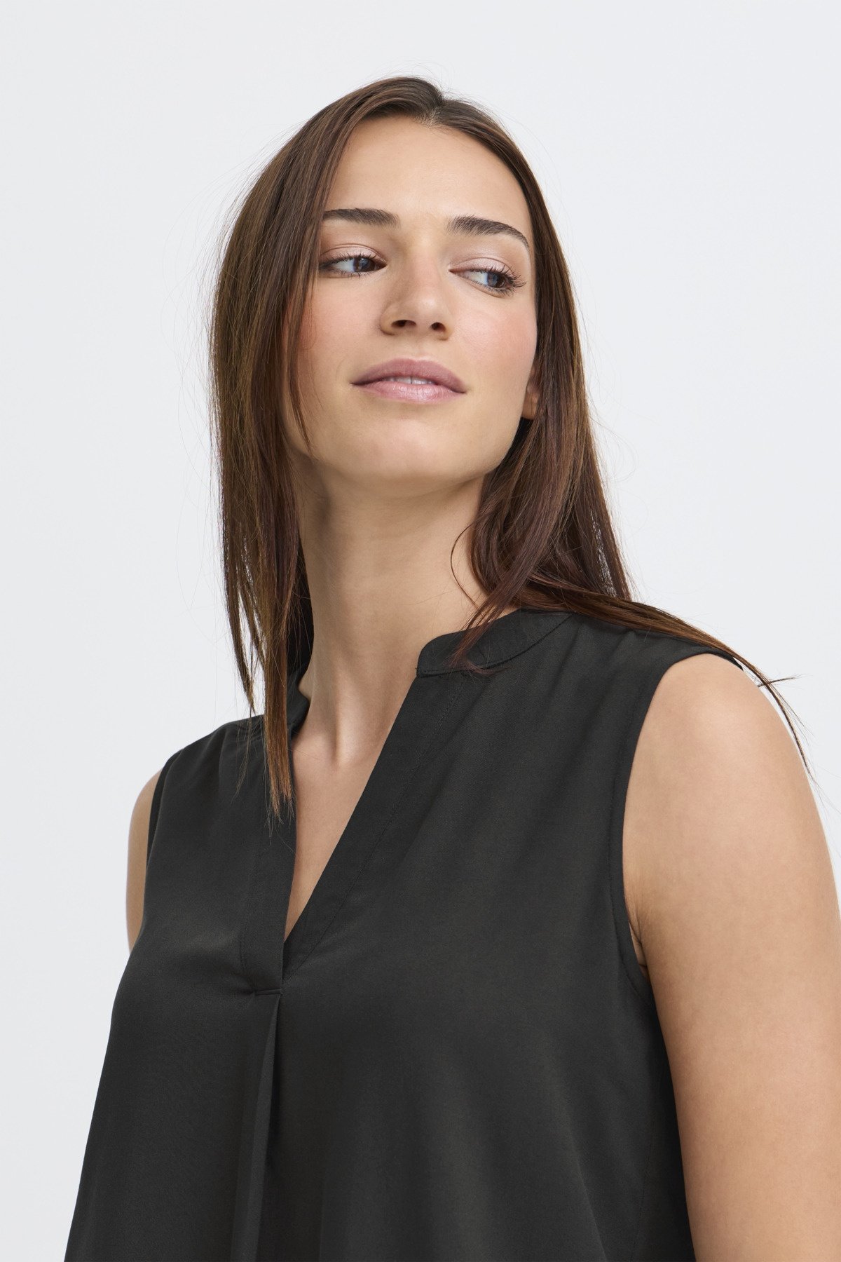 B.Young Mmjoella Sleeveless Top