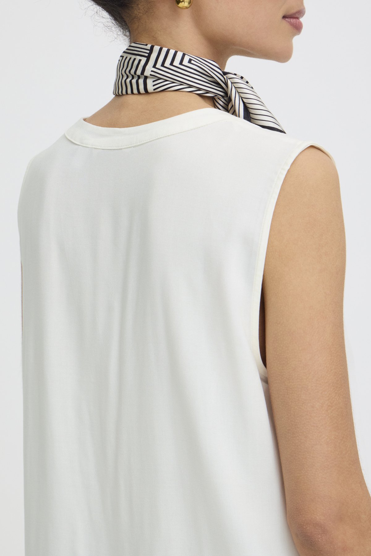 B.Young Mmjoella Sleeveless Top