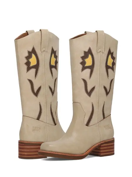 Frye and Co Miranda 10 Flower