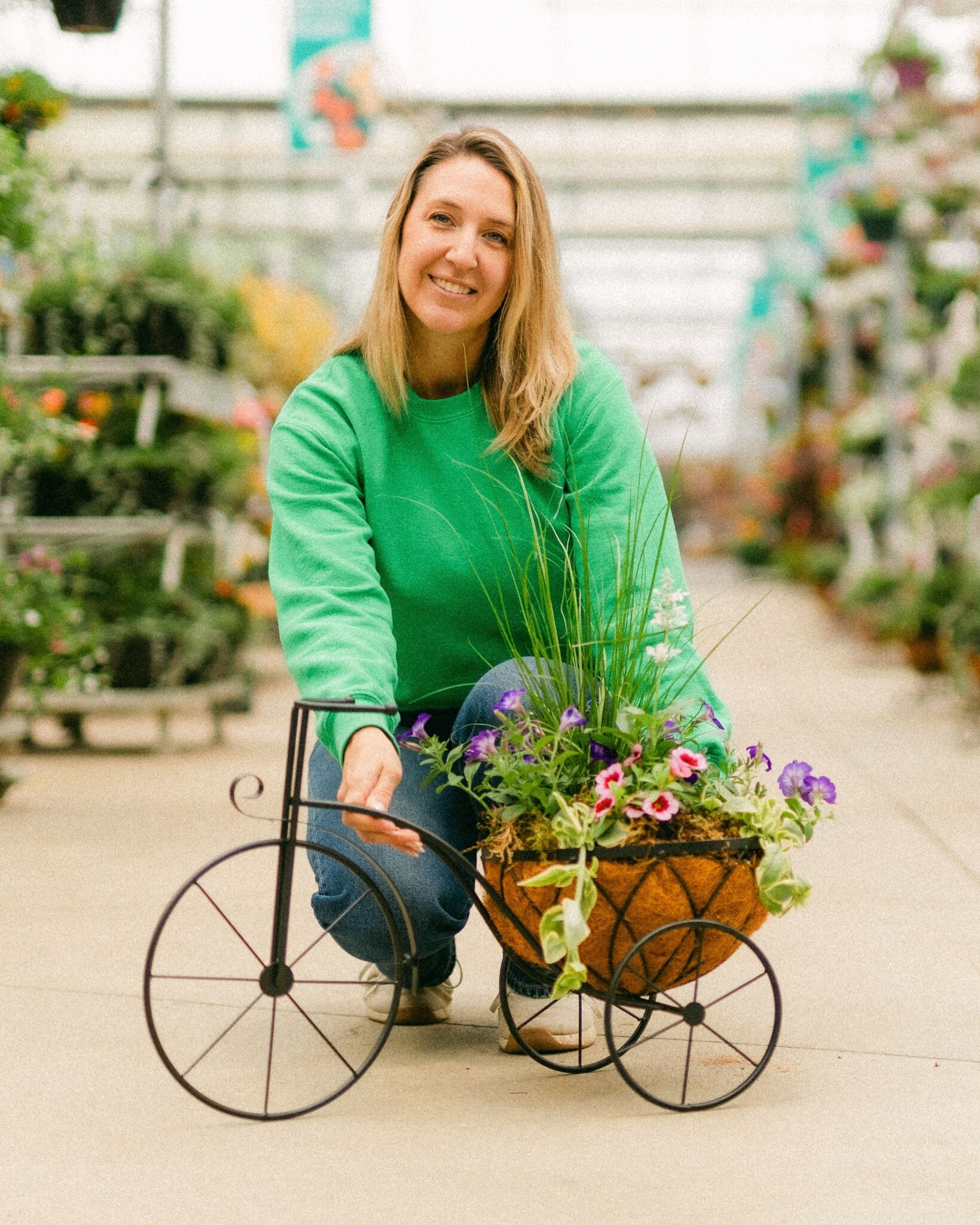 Dutch Growers Tour de Mom Mothers Day Arrangement