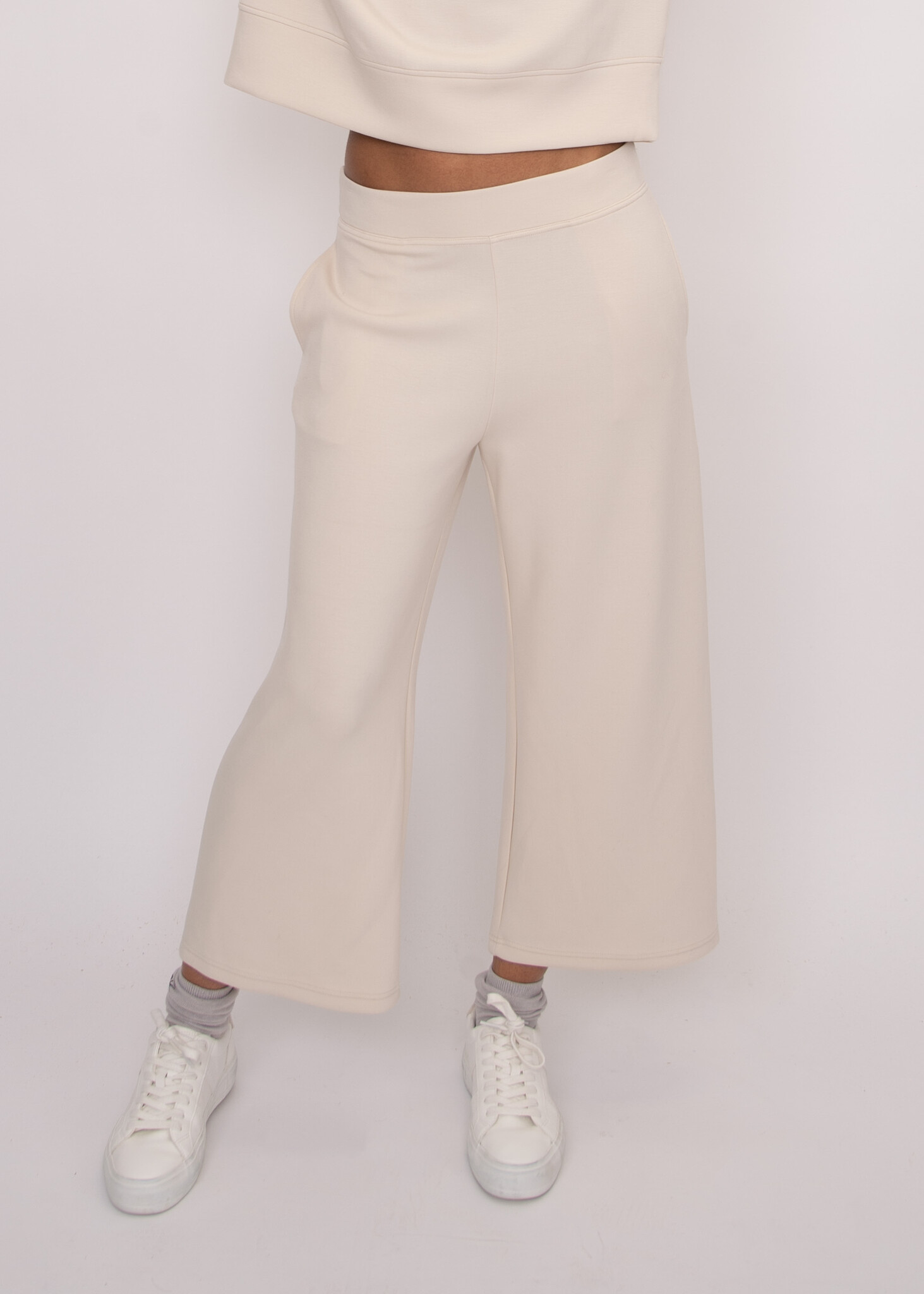 RD Style Victoria Soft Knit Cropped Pant